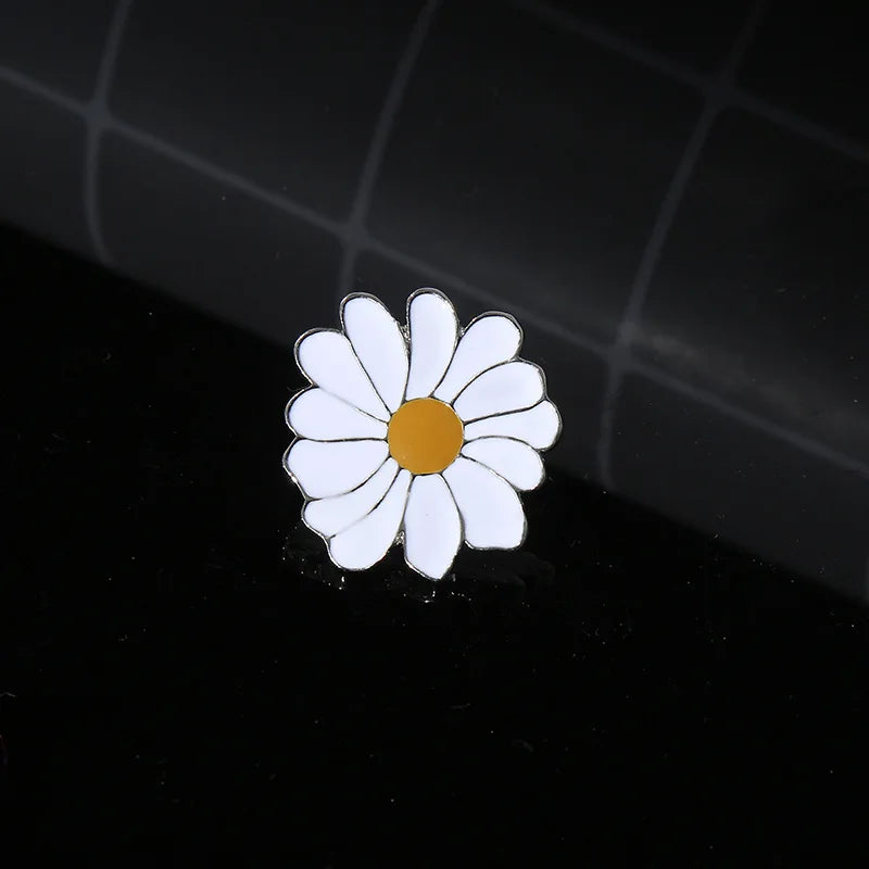 Fashion Lapel Pins – Cute Daisy Brooch for Clothing and Accessories - Image 6