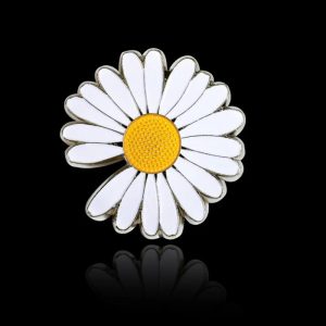 Fashion Lapel Pins – Cute Daisy Brooch for Clothing and Accessories