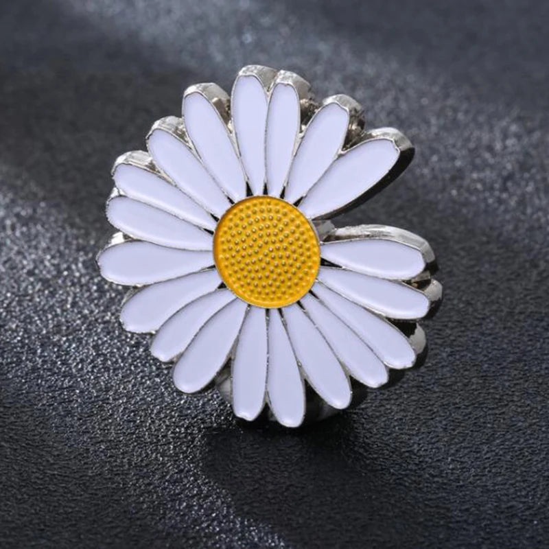 Fashion Lapel Pins – Cute Daisy Brooch for Clothing and Accessories - Image 3